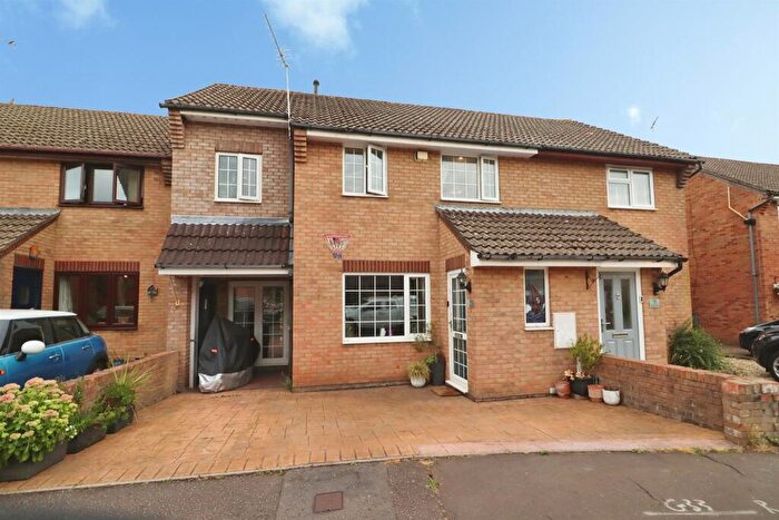 3 Bedroom Semi Detached House For Sale In Osprey Close, Penarth, CF64