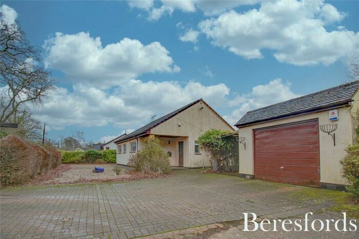 3 Bedroom Bungalow For Sale In Clapgate, Chivers Road, CM15