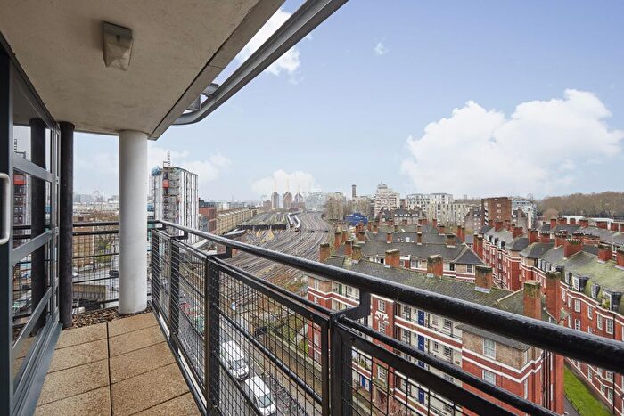 3 Bedroom Flat To Rent In Consort Rise House, - Buckingham Palace Road, Belgravia, London, SW1W