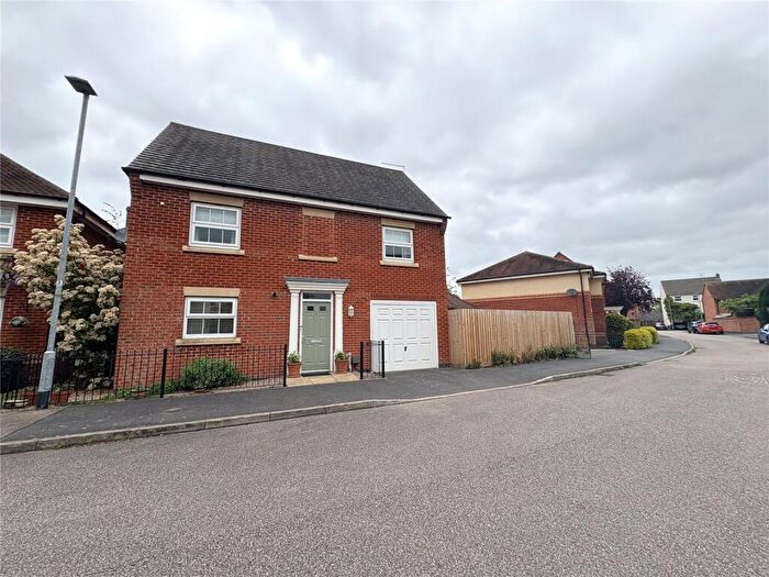 4 Bedroom Detached House For Sale In Rosefield Close, Fernwood, Newark, Nottinghamshire, NG24