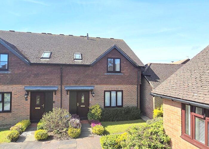 2 Bedroom Retirement Property For Sale In Harvest Close, Lindfield, RH16