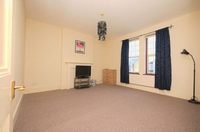 2 Bedroom Flat To Rent In Balfour Road, Ilford, Greater London IG1