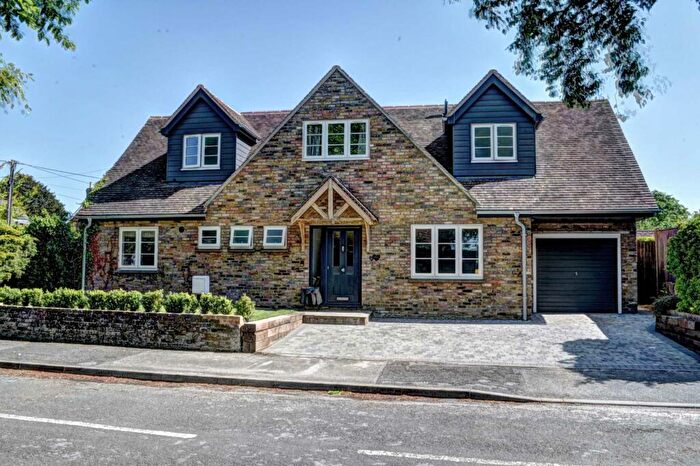 4 Bedroom Detached House For Sale In Old Croft Close, Kingston Blount, OX39