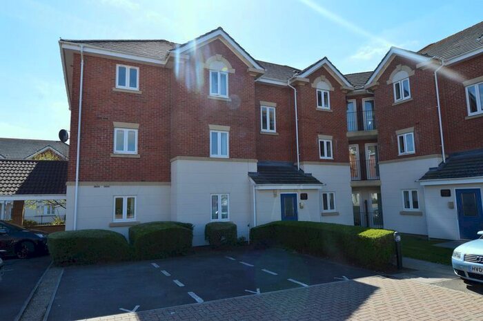 2 Bedroom Flat To Rent In Hermes Court, Hayling Close, Gosport, PO12