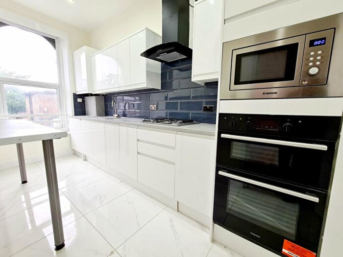 2 Bedroom Flat To Rent In Turnpike Lane, Turnpike Lane, N8