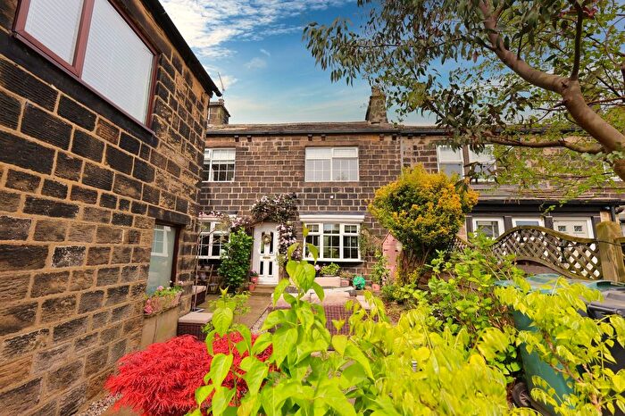 3 Bedroom End Terrace House For Sale In London Street, Rawdon, Leeds, West Yorkshire, LS19