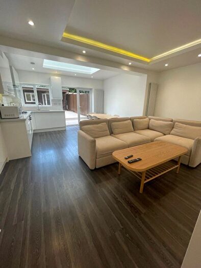 4 Bedroom Terraced House To Rent In Downham Way, Bromley, BR1