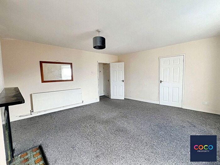 2 Bedroom Flat For Sale In Fortuneswell, Portland, Dorset, DT5