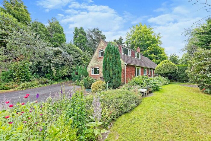 4 Bedroom Detached Bungalow For Sale In Newnham Lane, Eastling, Faversham, ME13
