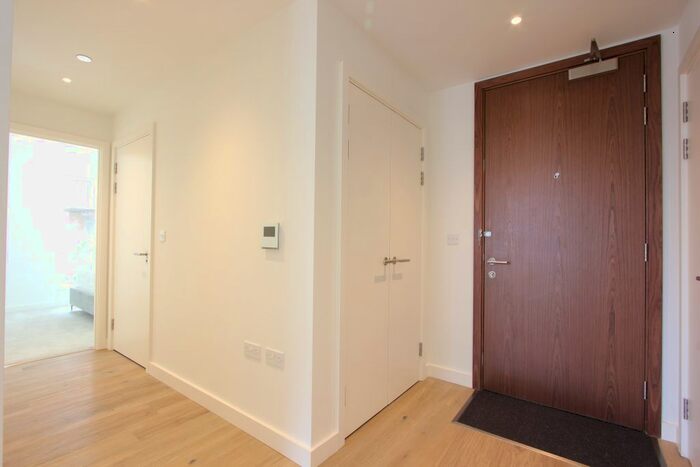 2 Bedroom Flat To Rent In Blenheim Mansions, Mary Neuner Road, London, N8