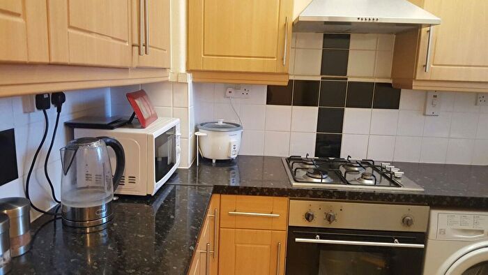 1 Bedroom Flat To Rent In Tent Street, Whitechapel, E1