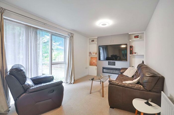 2 Bedroom Flat For Sale In Spring Lane, Headington, Oxford, OX3