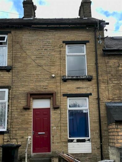 2 Bedroom Terraced House To Rent In St Leonards Road, Bradford, BD8