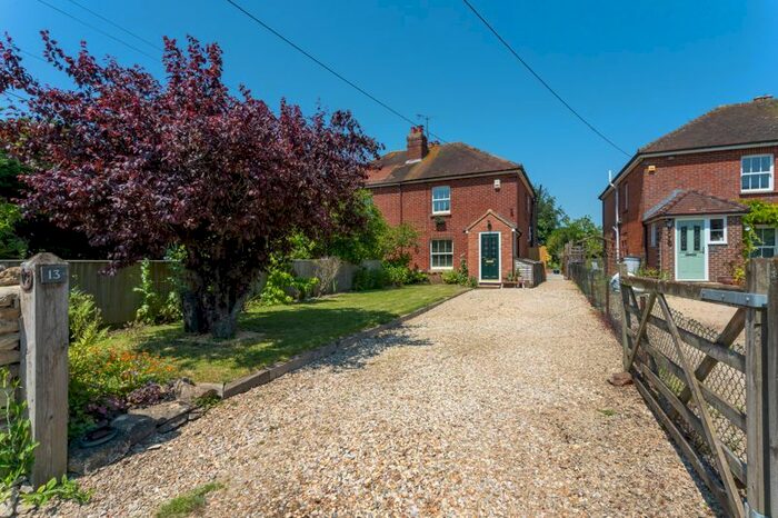 3 Bedroom Semi-Detached House For Sale In Church Street, West Hanney, Wantage, OX12