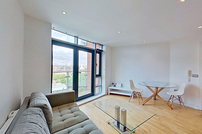 1 Bedroom Flat To Rent In Gotts Road, Leeds, LS12