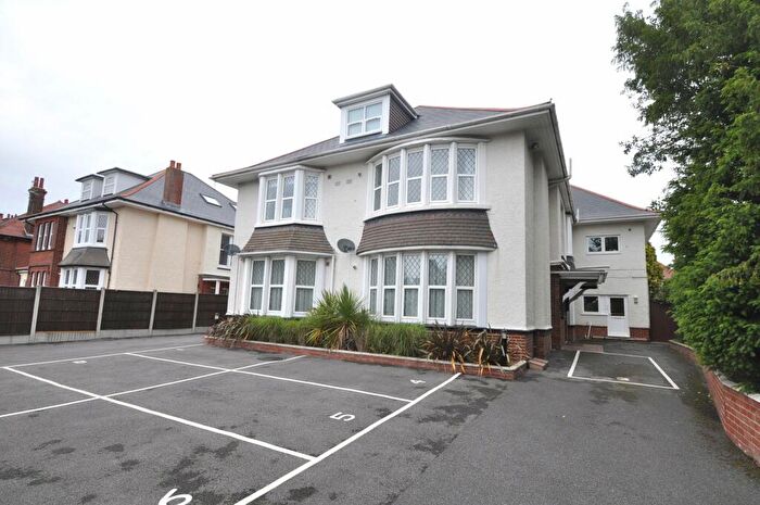 3 Bedroom Flat To Rent In Milton Road, Bournemouth, BH8