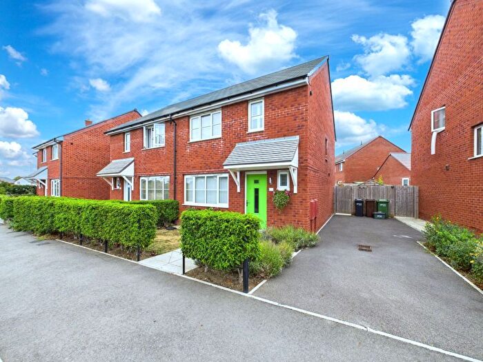 3 Bedroom Semi-Detached House For Sale In Great Oldbury Drive, Stonehouse, GL10