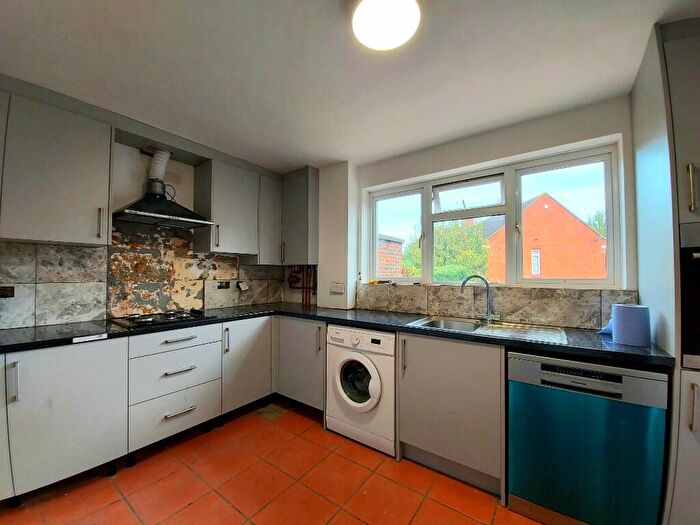 3 Bedroom Terraced House To Rent In Sutton Common Road, Sutton, Surrey, SM1