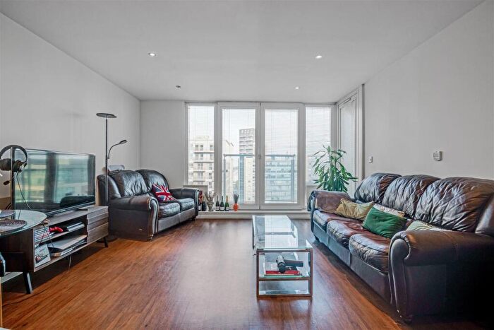 2 Bedroom Apartment For Sale In The Oxygen, Royal Victoria Dock, E16