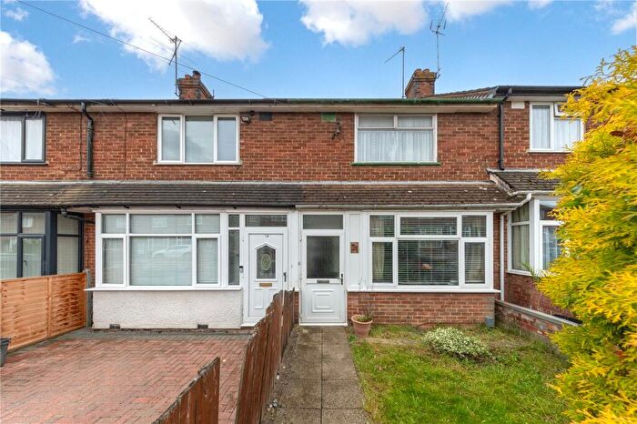 2 Bedroom Terraced House For Sale In Hazelwood Close, Luton, Bedfordshire, LU2
