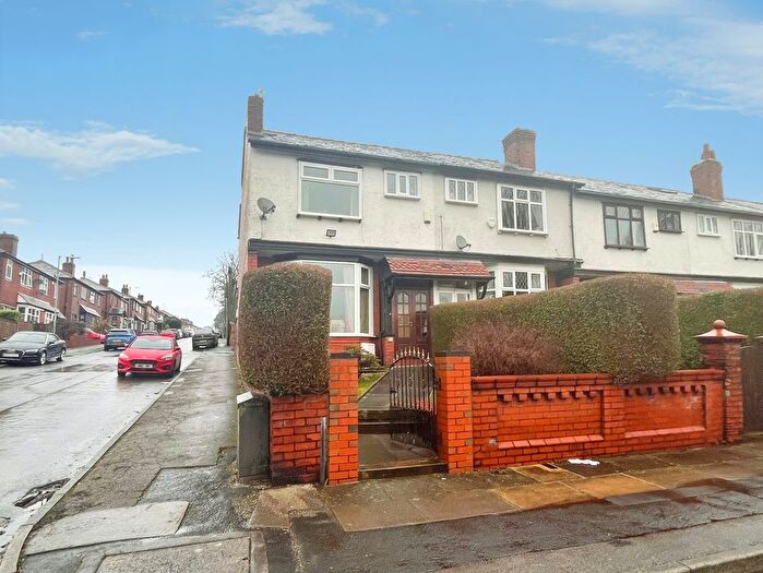 4 Bedroom End Of Terrace House For Sale In Somerset Road, Heaton, BL1