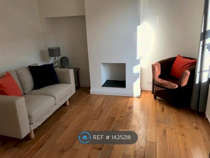 3 Bedroom Terraced House To Rent In Stoneleigh Road, Carshalton, SM5