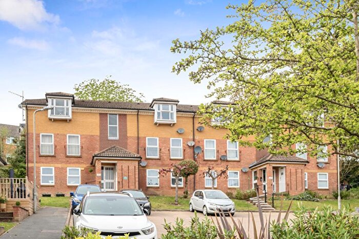 2 Bedroom Flat For Sale In Lower Furney Close, High Wycombe, Buckinghamshire, HP13