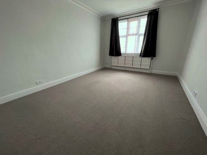 1 Bedroom Flat To Rent In Golders Green Road, London, NW11