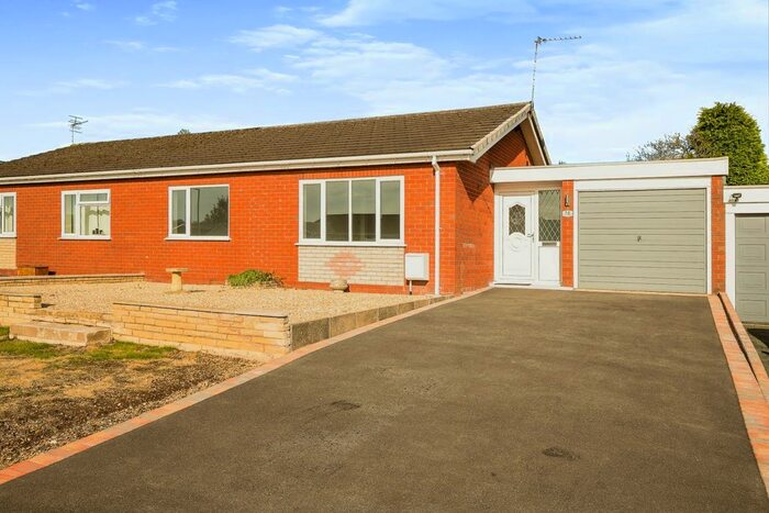 2 Bedroom Bungalow For Sale In Perry Road, Rhewl, Gobowen, Oswestry, SY10