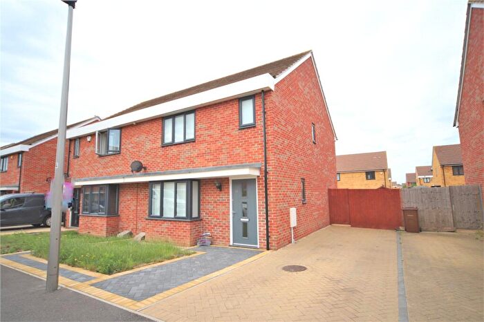 3 Bedroom Semi-Detached House To Rent In Sandpiper Close, East Tilbury, Essex, RM18