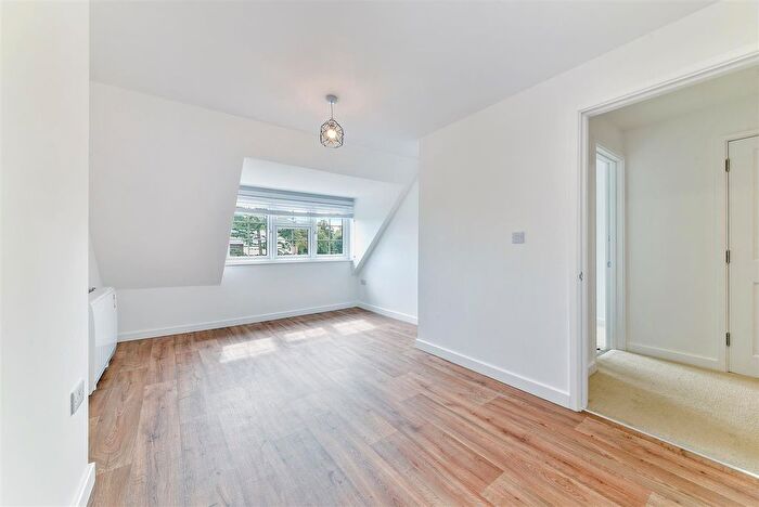 1 Bedroom Flat To Rent In High Street, Banstead, SM7