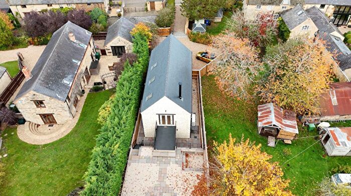 3 Bedroom Property For Sale In Water Lane, Bradden, NN12