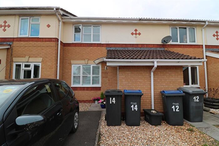 Terraced House To Rent In Stokehill, Hilperton, BA14