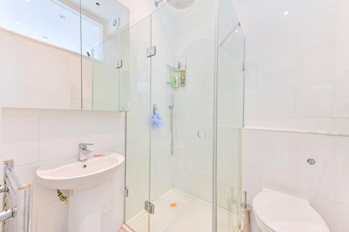 2 Bedroom Flat To Rent In Hanover Road, Kensal Rise, London, NW10