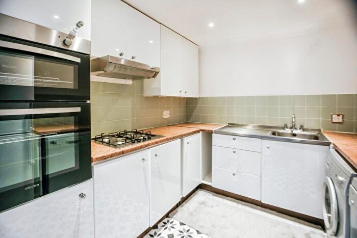 1 Bedroom Flat For Sale In Reedham Drive, Purley, CR8