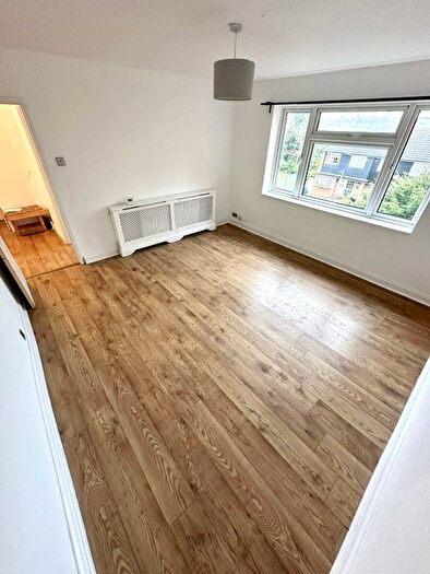2 Bedroom Flat To Rent In Oxford Close, Cheshunt, Waltham Cross, EN8