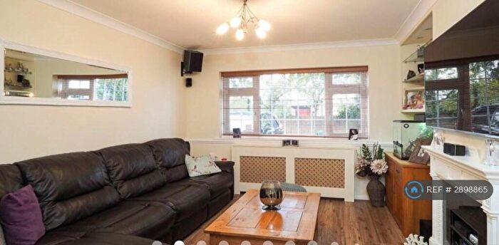 4 Bedroom Semi-Detached House To Rent In Westfield Road, Sutton, SM1