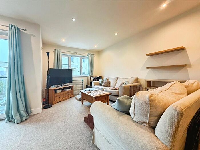 2 Bedroom Flat To Rent In Harbour Quay, Fairlee Road, Newport, PO30