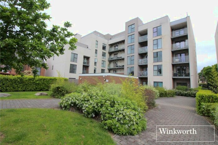 2 Bedroom Flat To Rent In Manor Way, Borehamwood, WD6