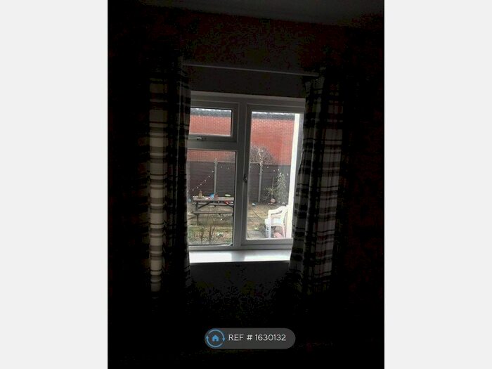 1 Bedroom Flat To Rent In Savill Way, Marlow, SL7