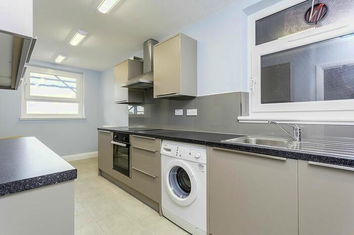 3 Bedroom Flat To Rent In Saxon Road, London, E3