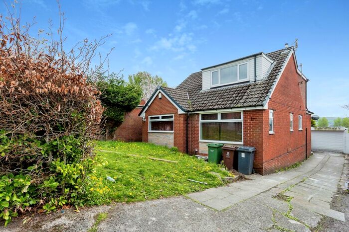 4 Bedroom Semi-Detached House To Rent In Staindale, Oldham, Greater Manchester, OL4