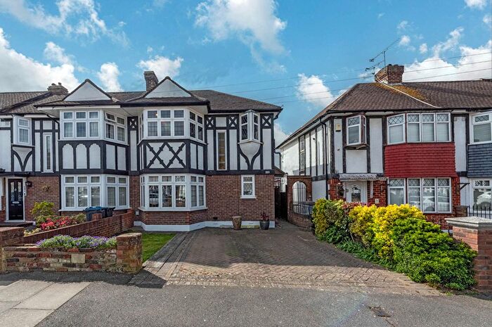 3 Bedroom End Terrace House For Sale In Aragon Road, Morden, SM4