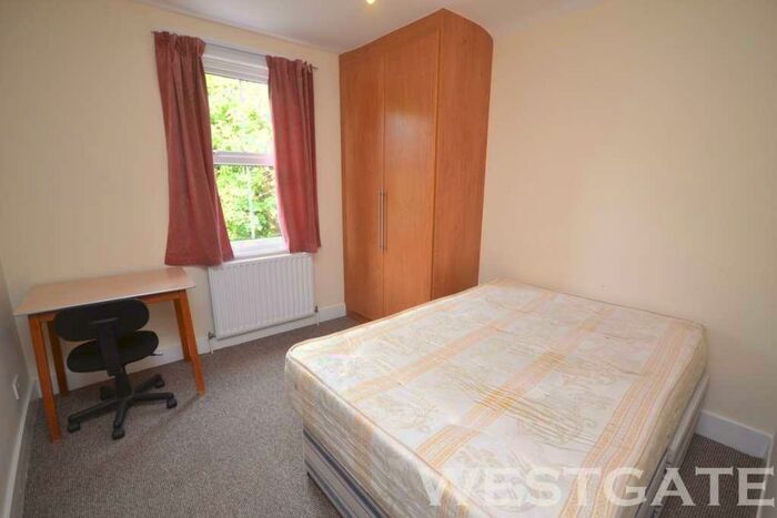 4 Bedroom Terraced House To Rent In Wykeham Road, Reading, RG6