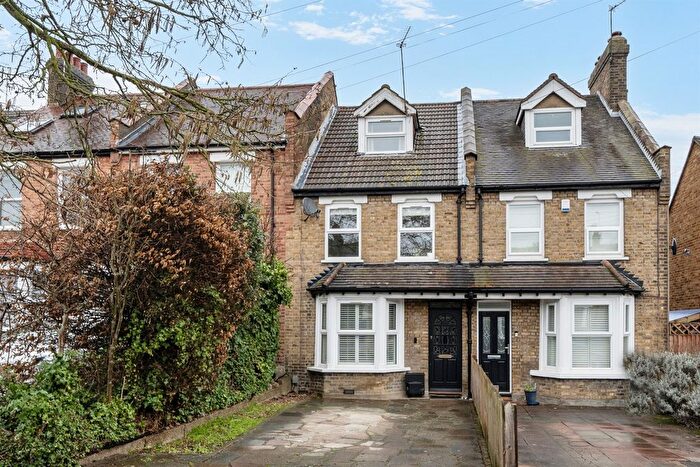 4 Bedroom Terraced House For Sale In Gordon Hill, Enfield, EN2