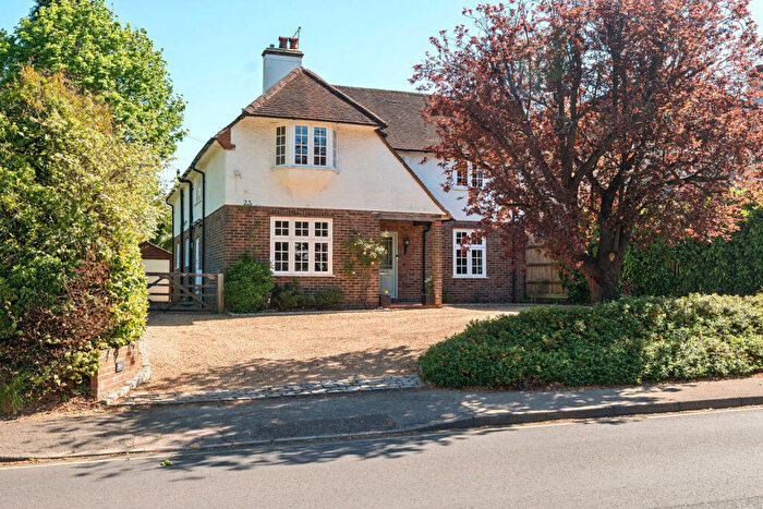 4 Bedroom Detached House For Sale In Tilford Road, Farnham, Surrey, GU9
