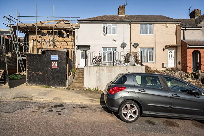 3 Bedroom Terraced House For Sale In Berber Road, Rochester, Kent, ME2