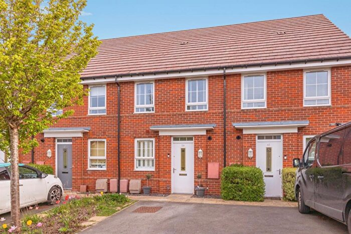 2 Bedroom Terraced House For Sale In Down View Way, Clanfield, Waterlooville, PO8