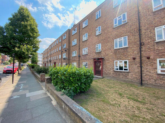 3 Bedroom Flat To Rent In Coldbath Street, London, SE13