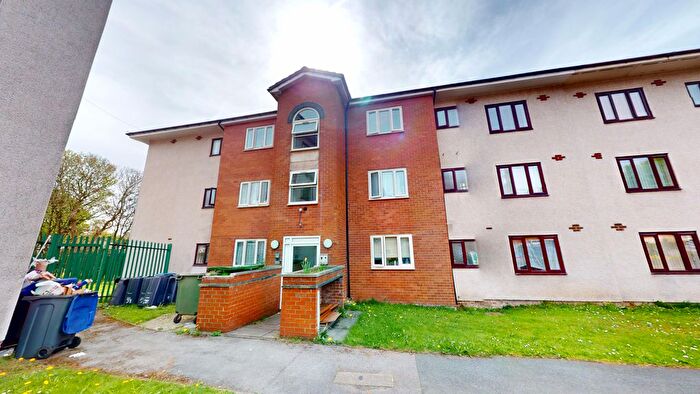 3 Bedroom Flat To Rent In Regency Court, Whetley Lane, BD8